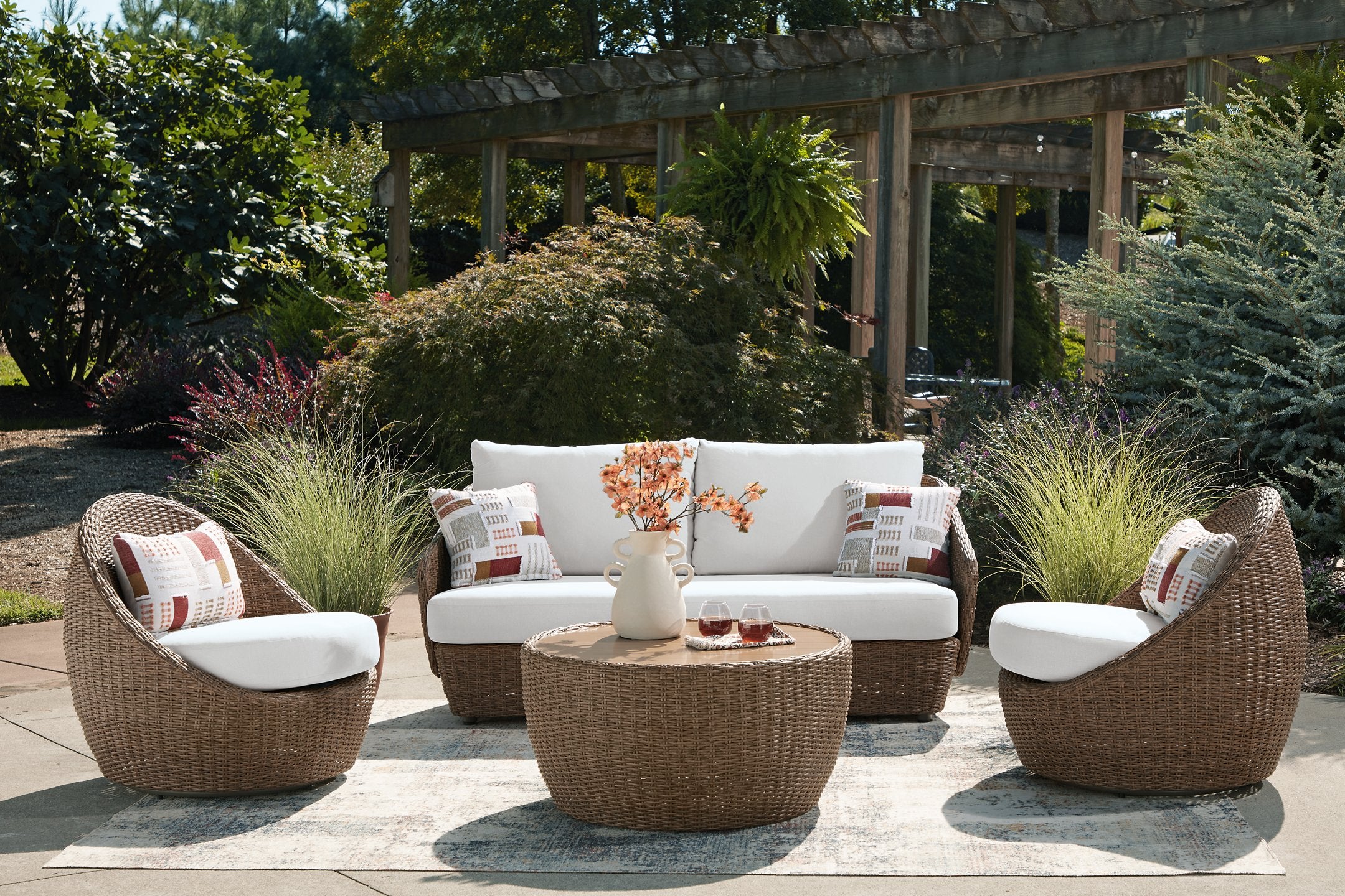 Double Point Outdoor Seating Set - Romeo & Juliet Furniture (Warren,MI)