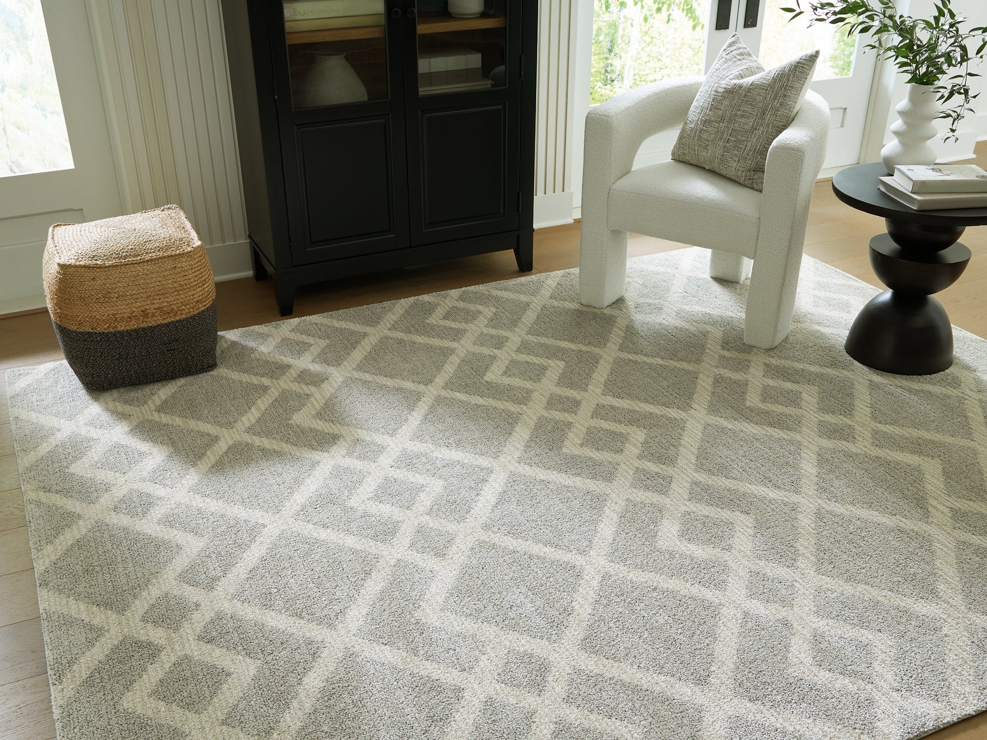 Unawick Large Rug - Romeo & Juliet Furniture (Warren,MI)