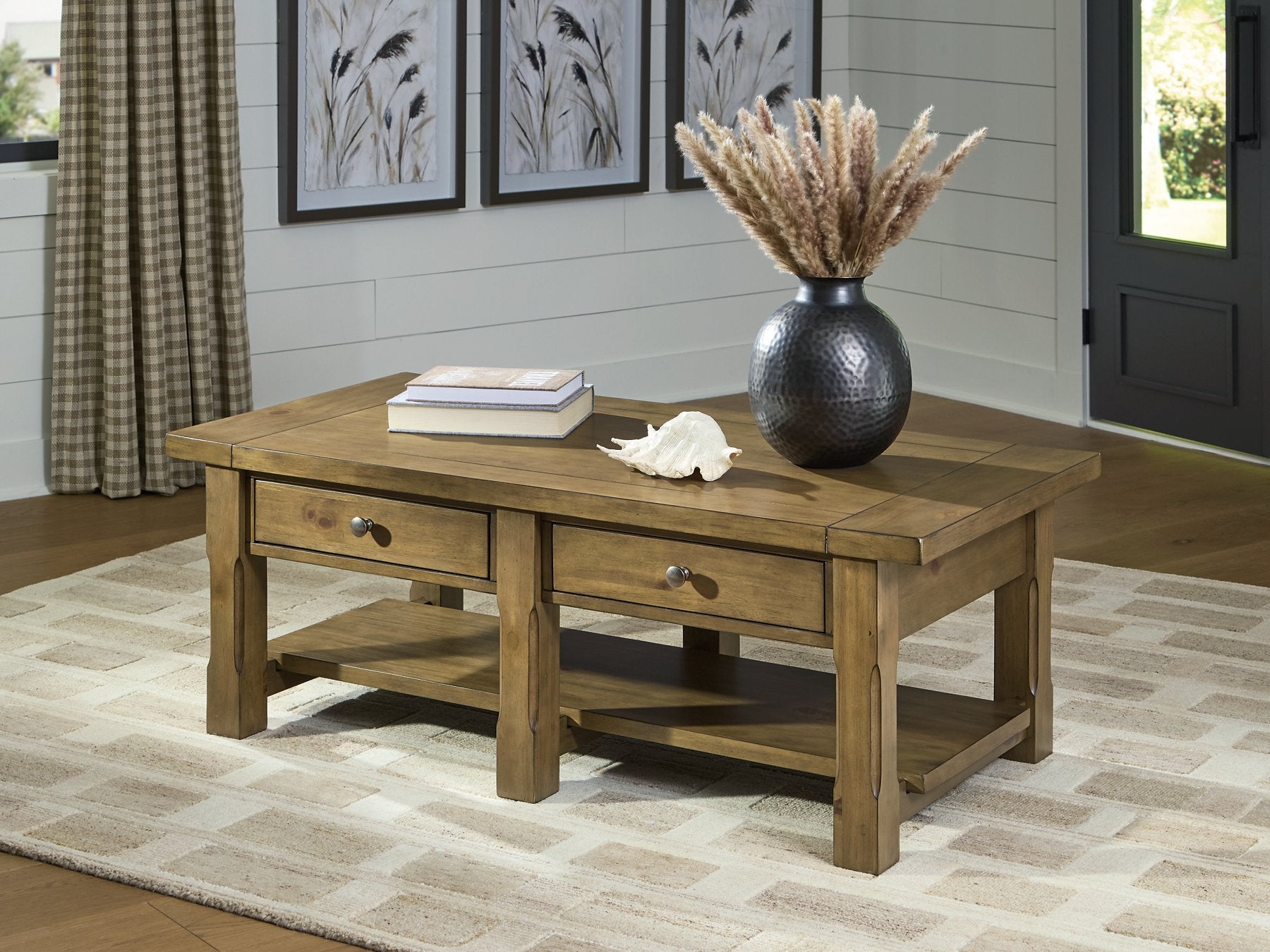 Vandenmore Coffee Table - Romeo & Juliet Furniture (Warren,MI)