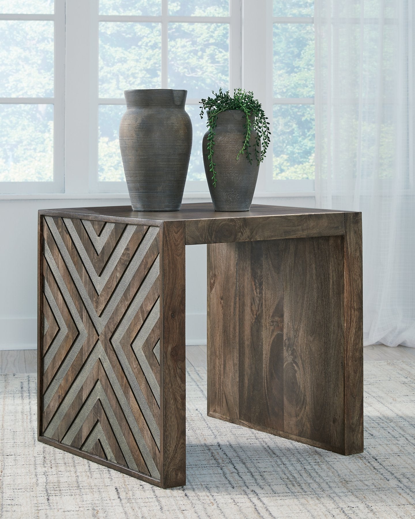Dreggan End Table - Romeo & Juliet Furniture (Warren,MI)