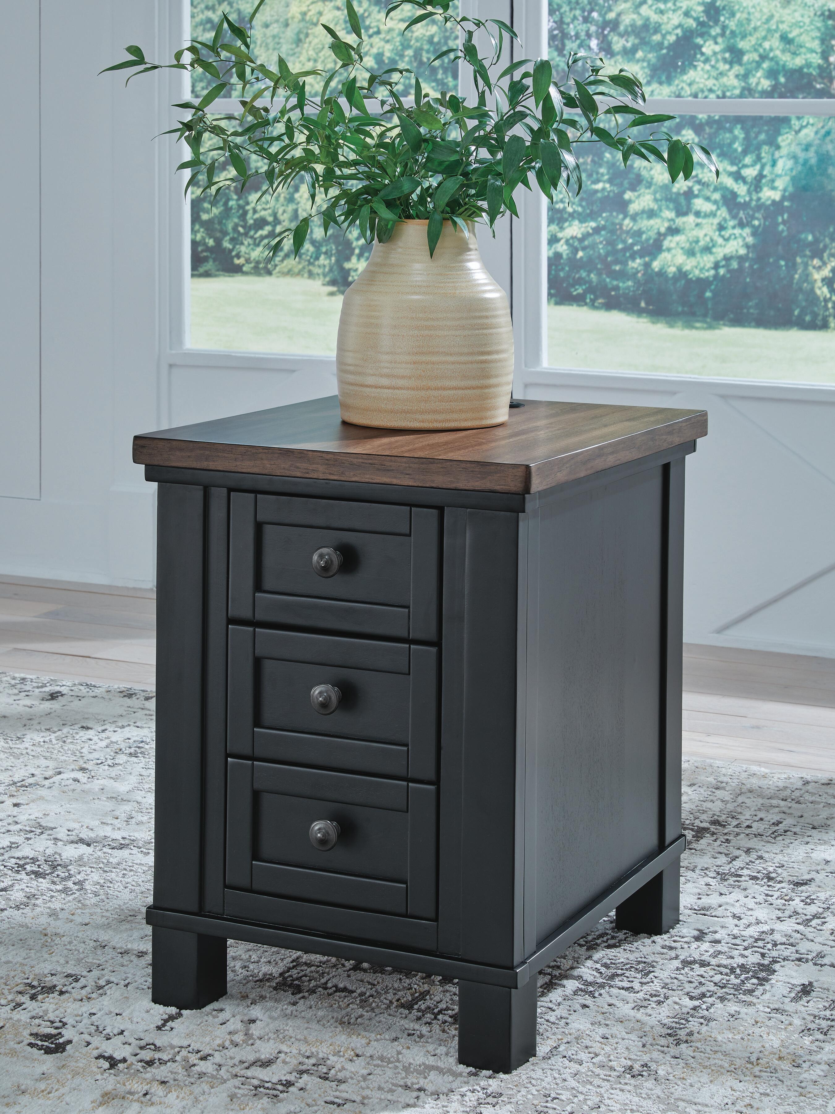 Wildenauer Chairside End Table - Romeo & Juliet Furniture (Warren,MI)