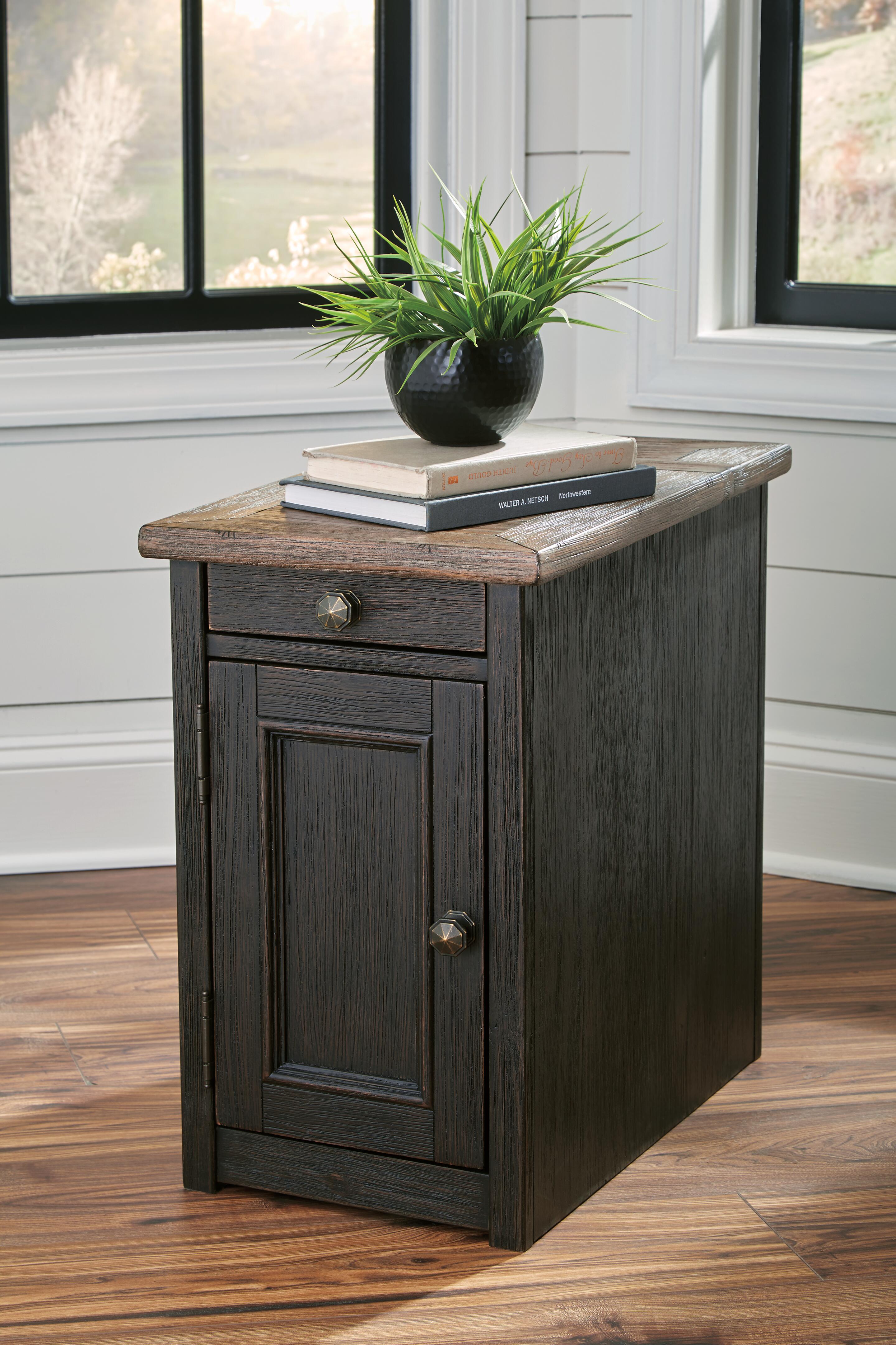 Tyler Creek Table Set - Romeo & Juliet Furniture (Warren,MI)