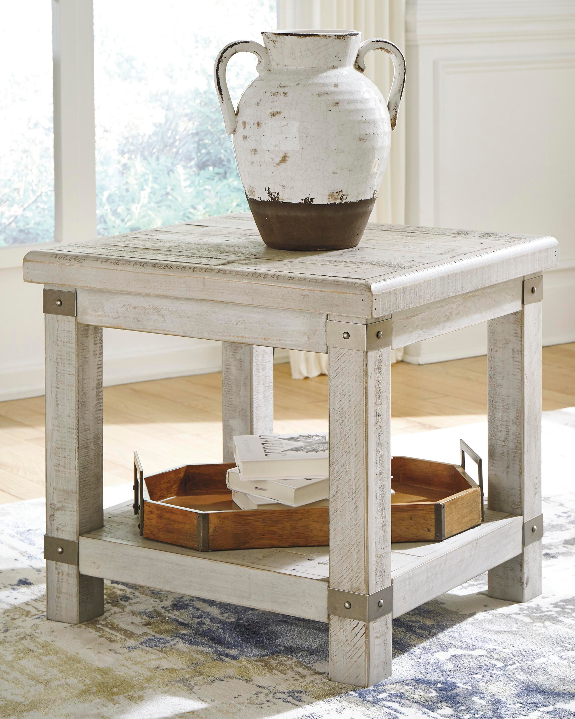 Carynhurst End Table - Romeo & Juliet Furniture (Warren,MI)