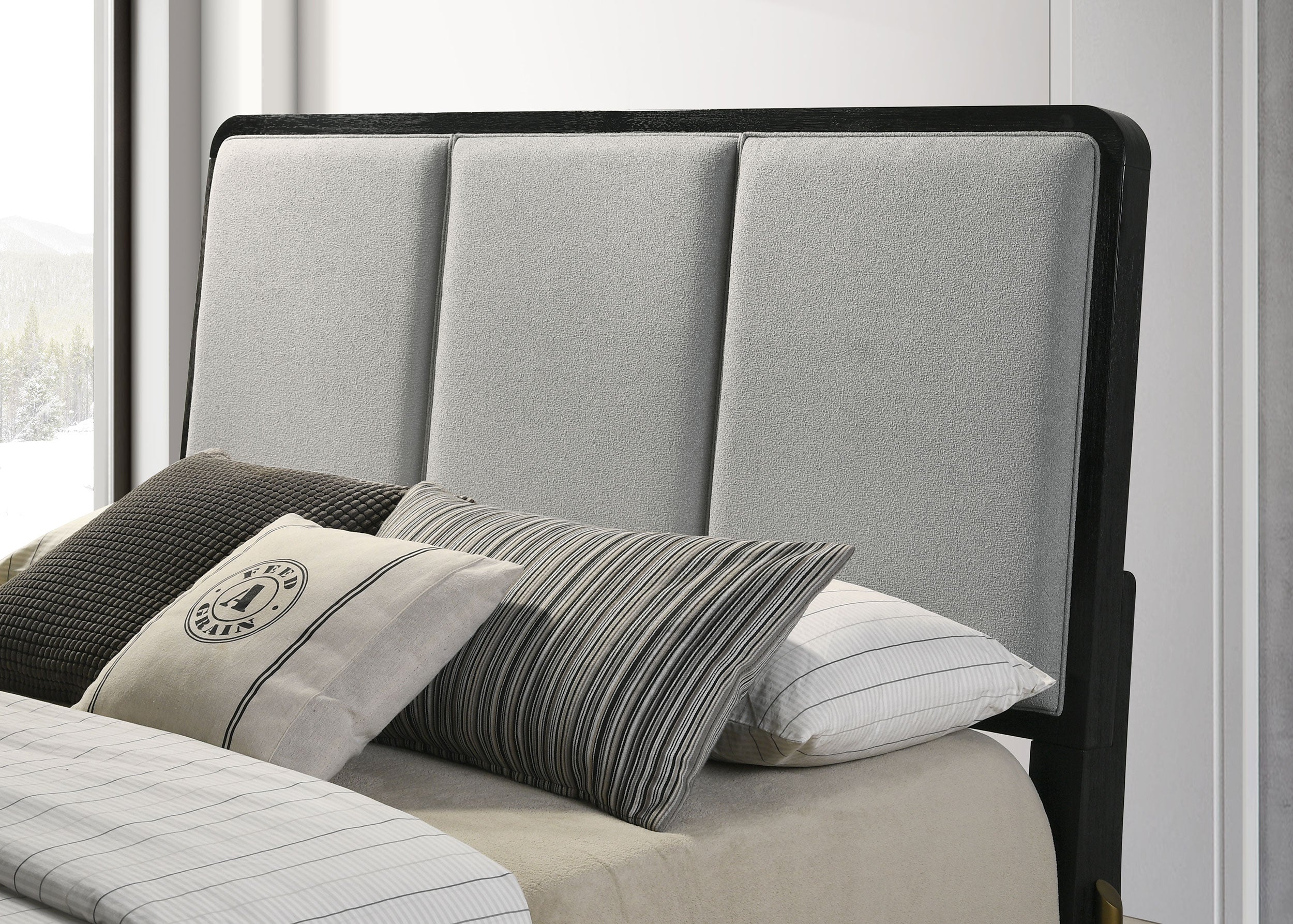 Arini Eastern King & Twin Bed