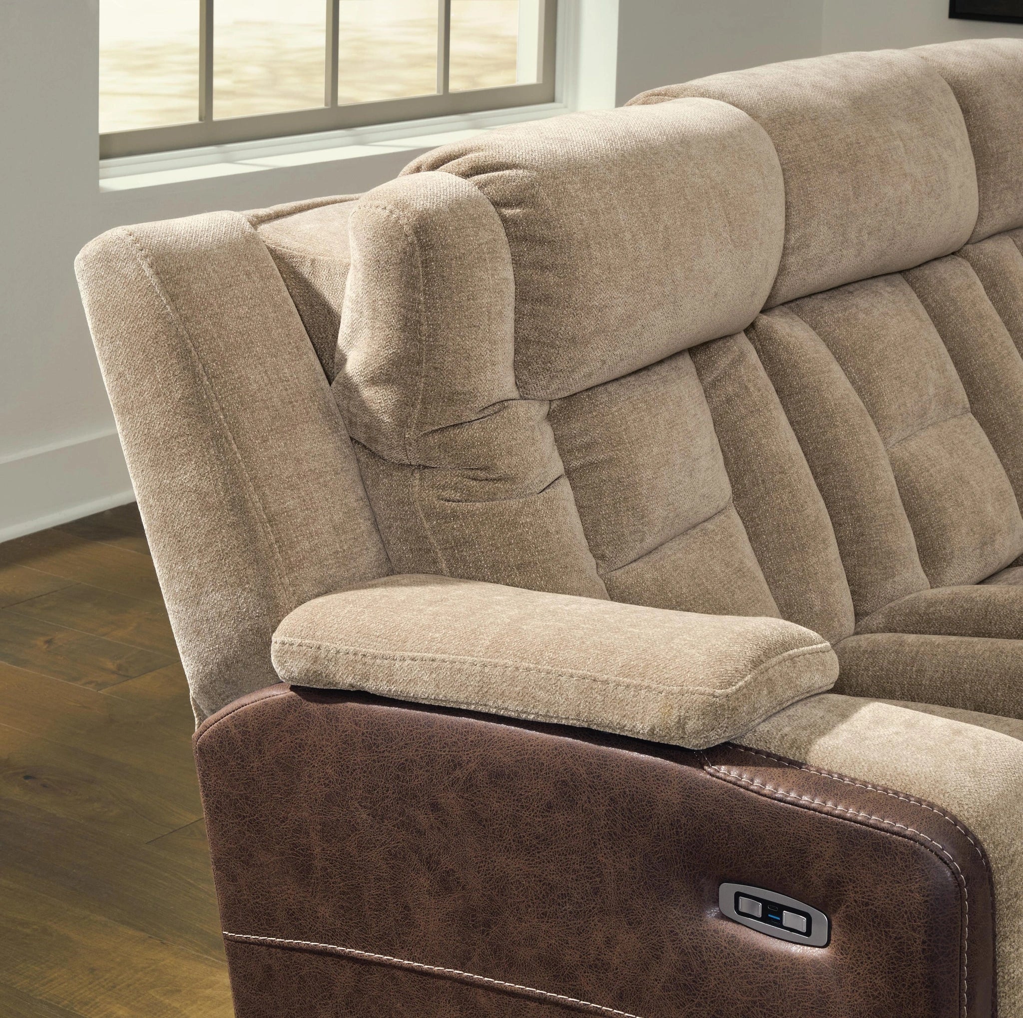 Mixed Motion Loveseat