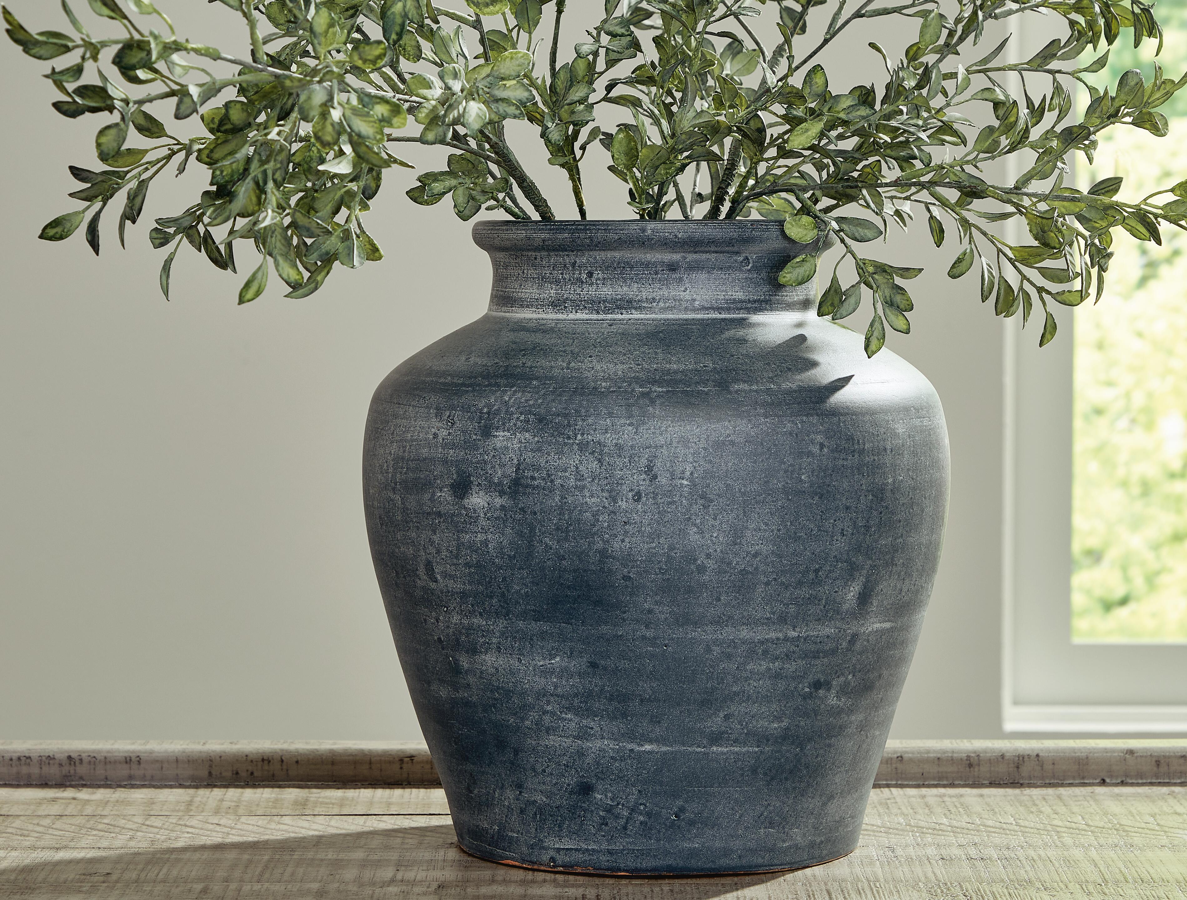 Meadie Vase - Romeo & Juliet Furniture (Warren,MI)