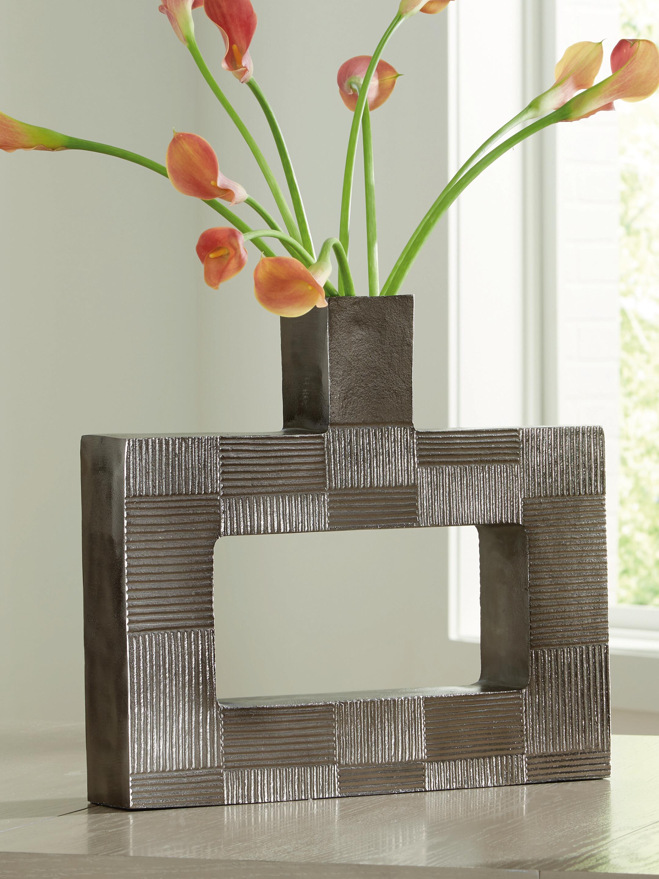 Wrengrove Vase - Romeo & Juliet Furniture (Warren,MI)