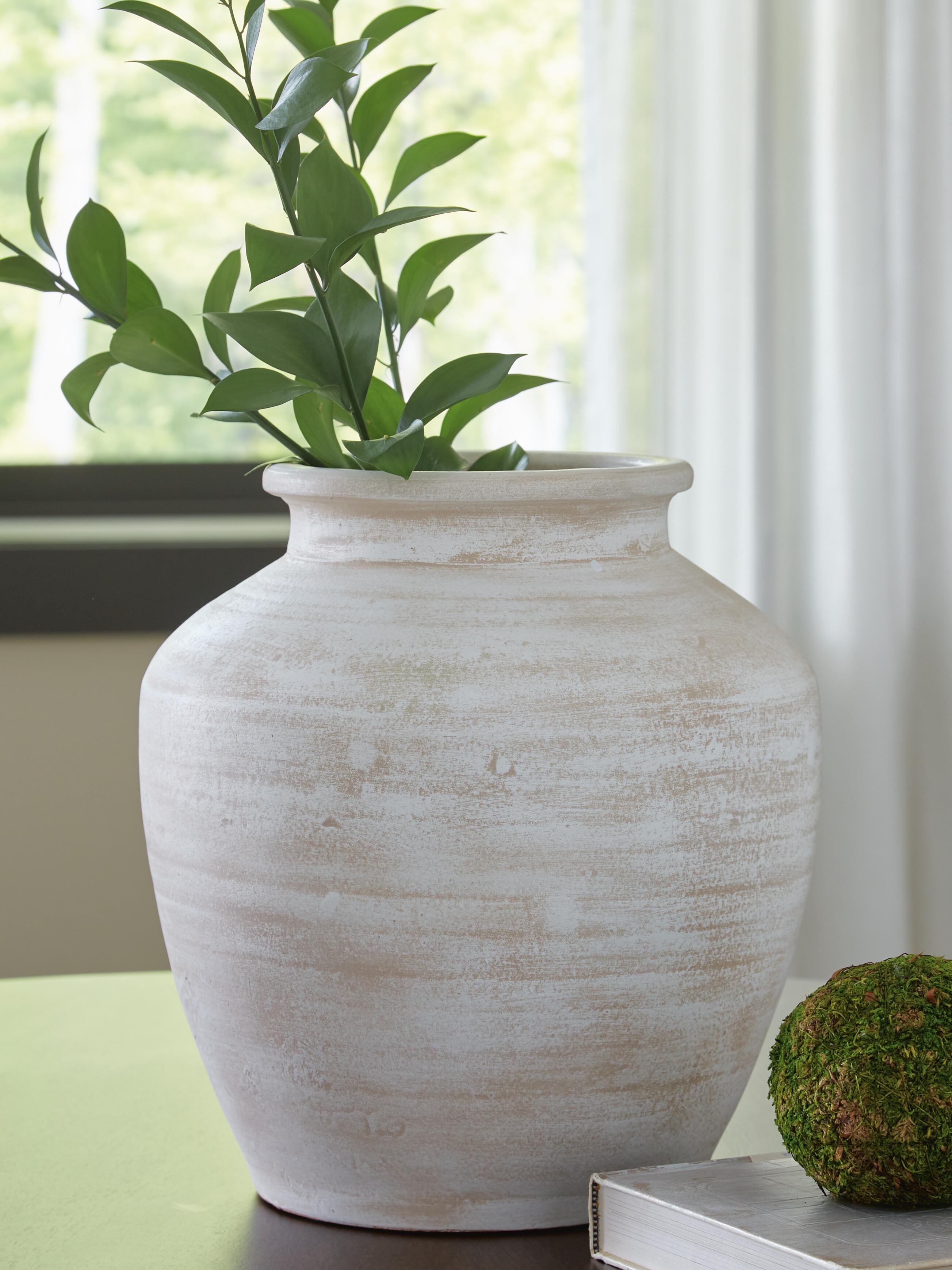 Meadie Vase - Romeo & Juliet Furniture (Warren,MI)