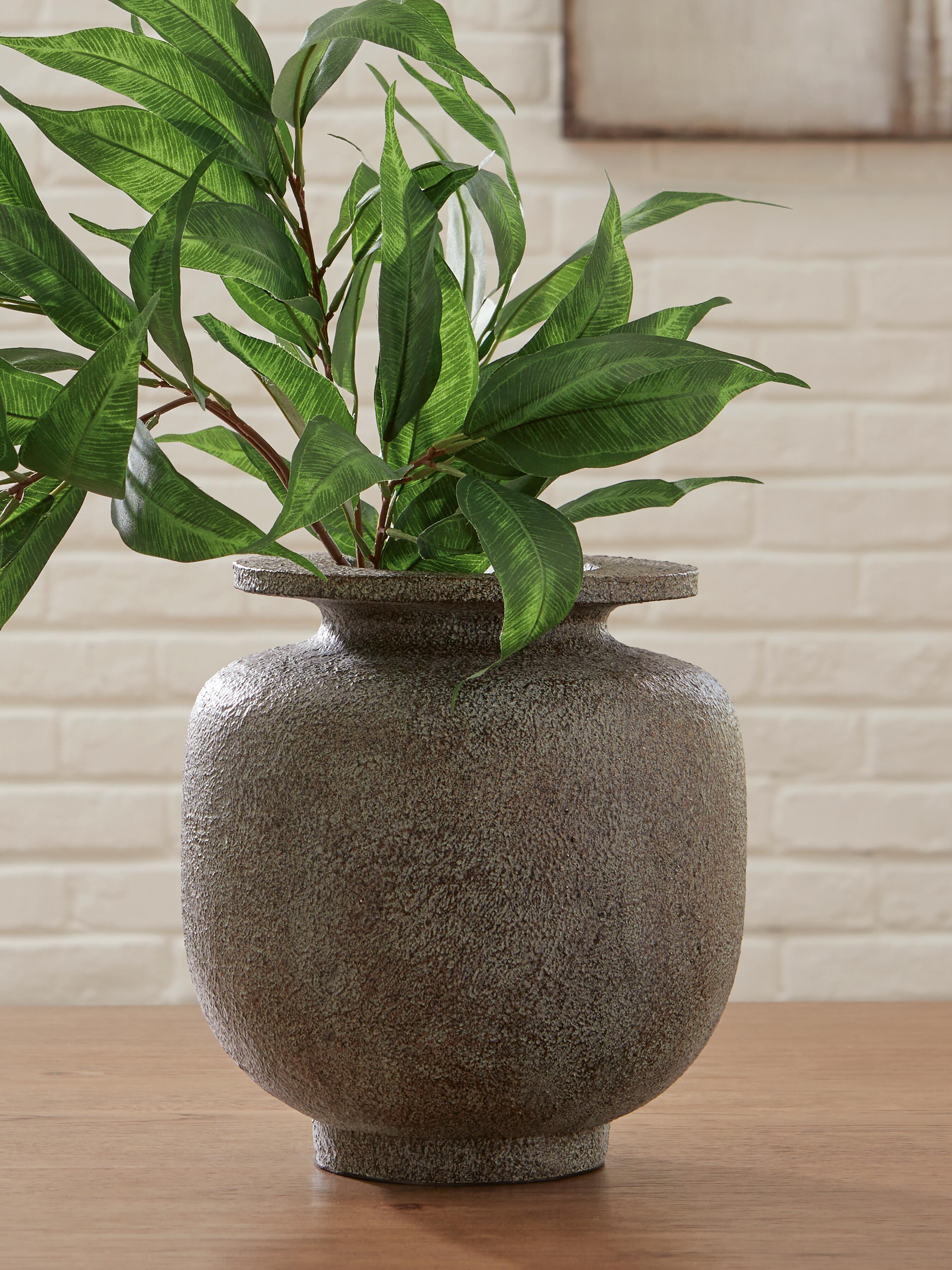 Jedwick Vase - Romeo & Juliet Furniture (Warren,MI)