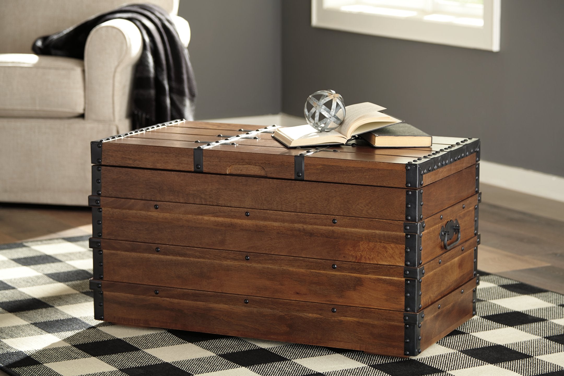 Kettleby Storage Trunk - Romeo & Juliet Furniture (Warren,MI)