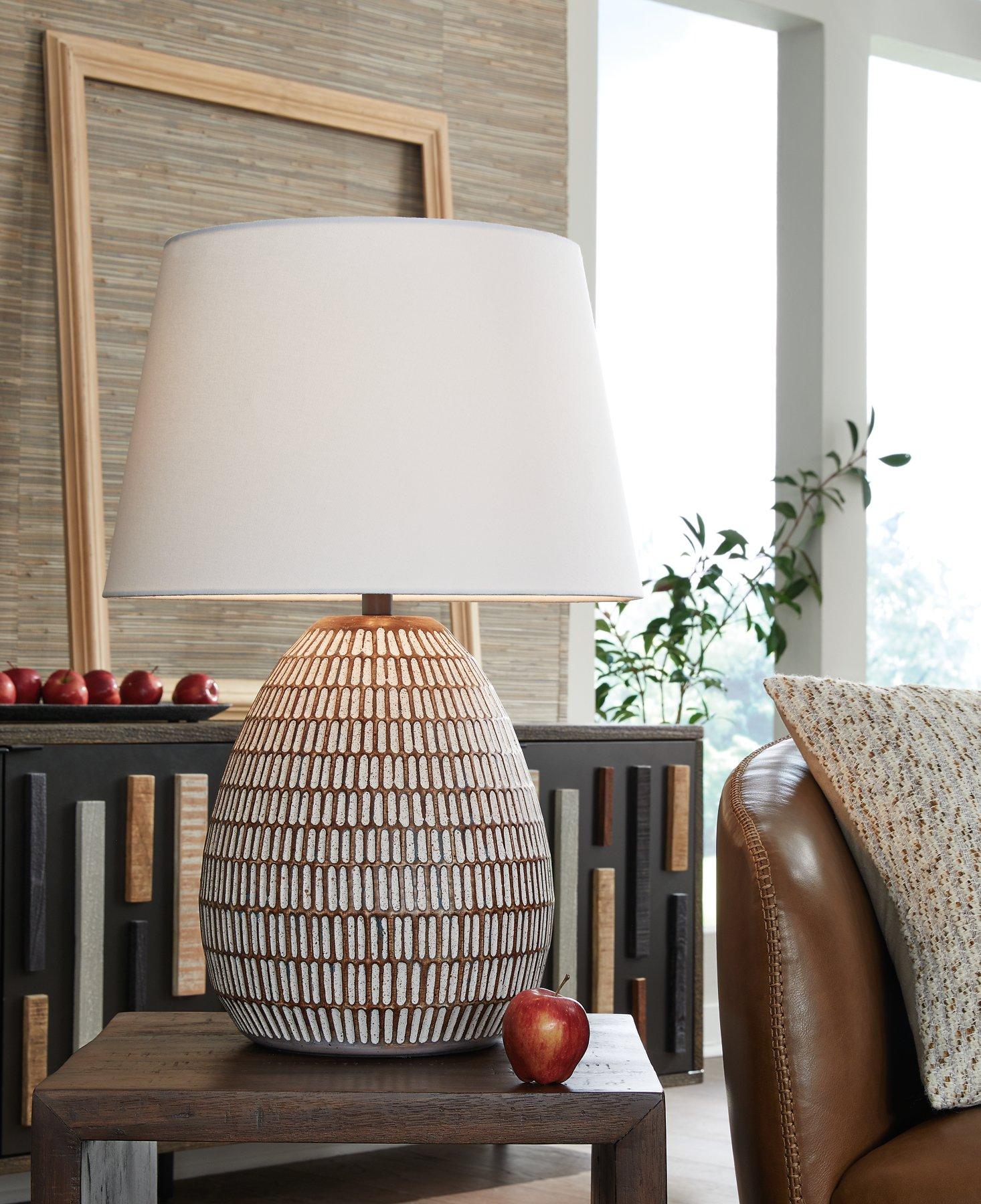 Darrich Table Lamp - Romeo & Juliet Furniture (Warren,MI)