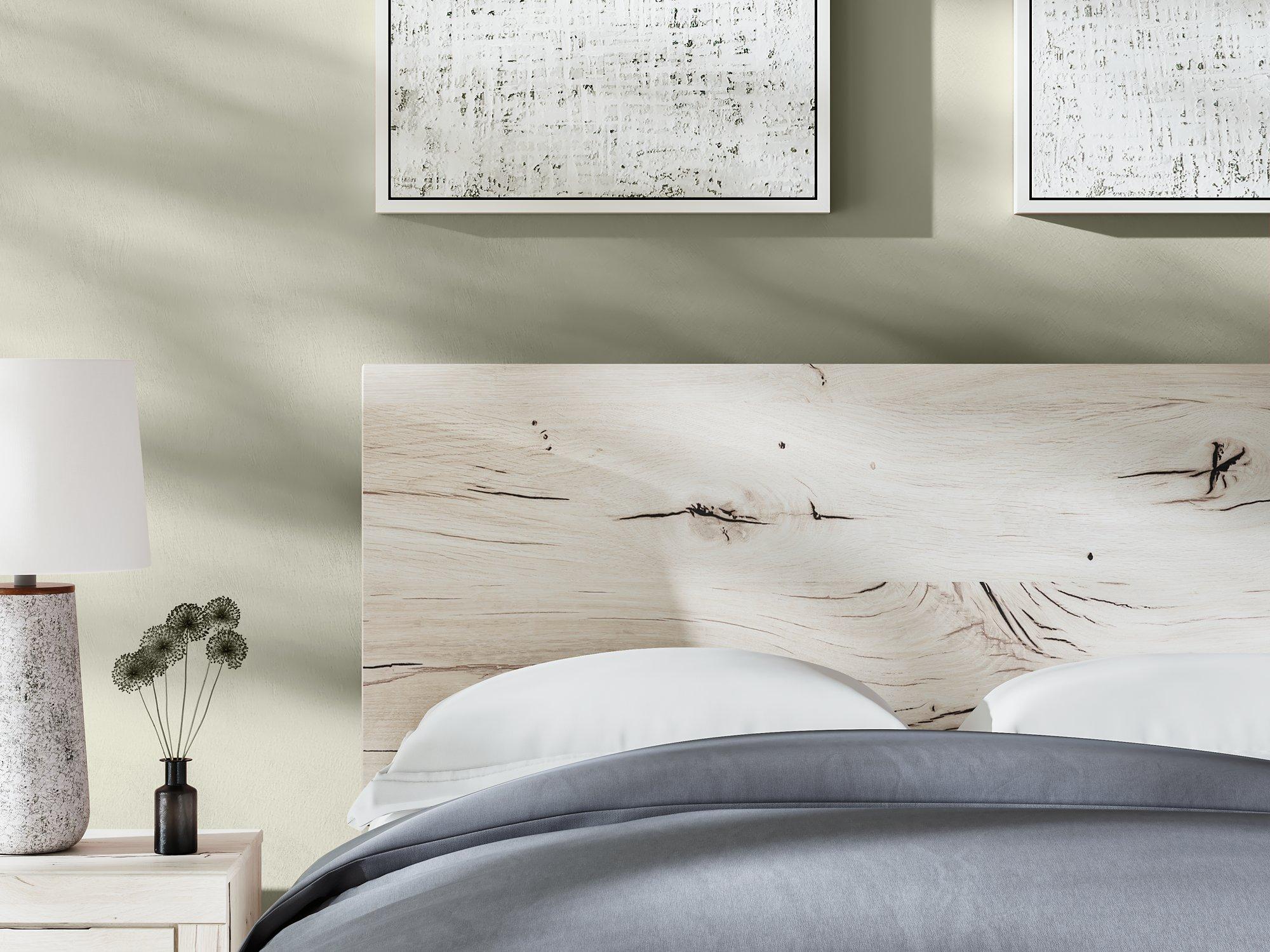 Lawroy Bed - Romeo & Juliet Furniture (Warren,MI)