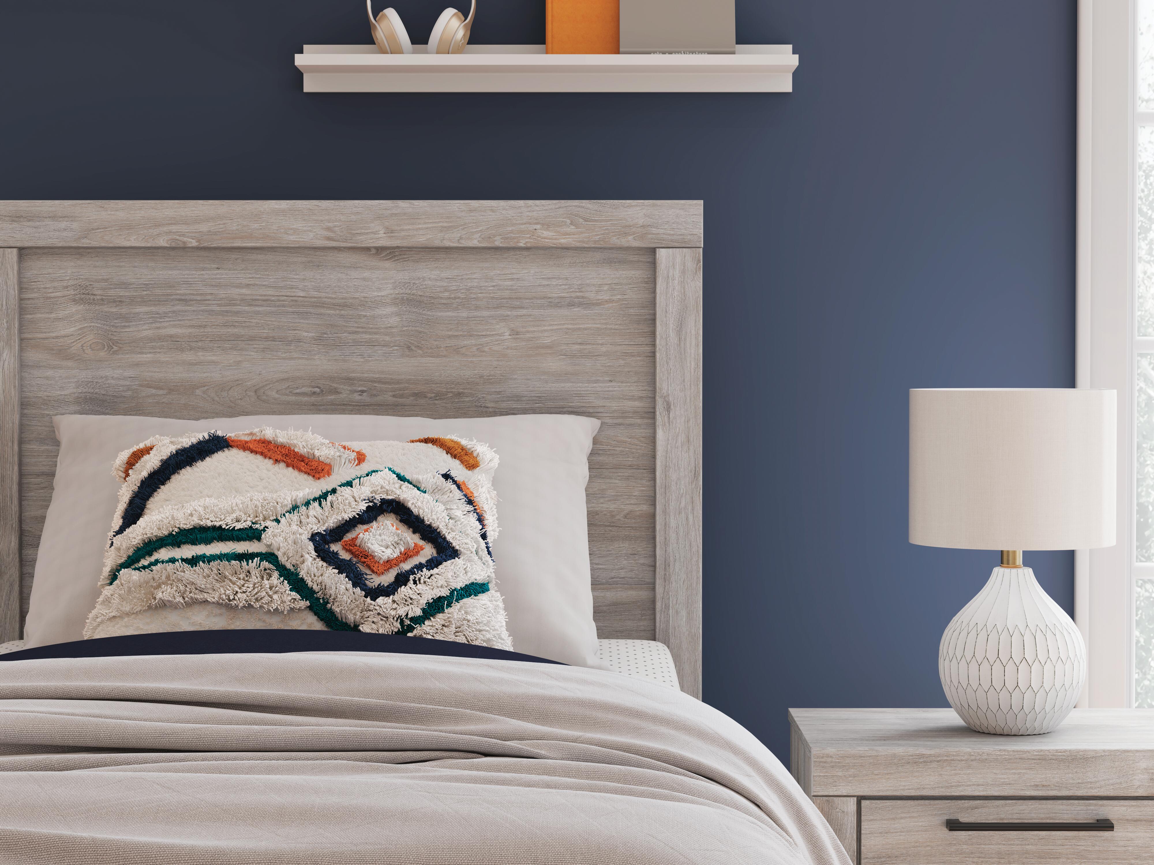Broachmyn Bed - Romeo & Juliet Furniture (Warren,MI)