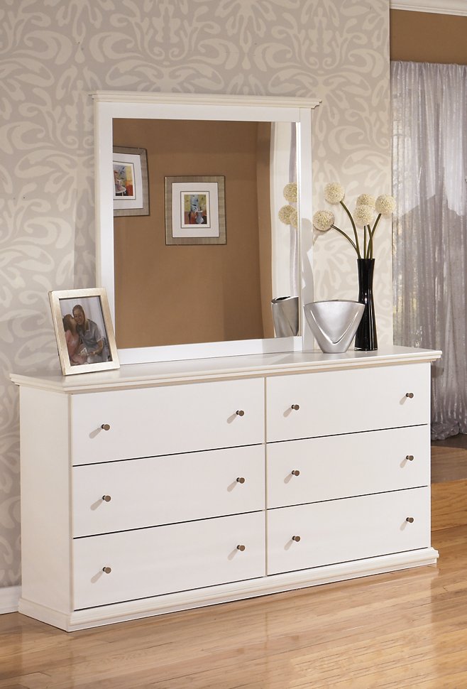 Bostwick Shoals Dresser and Mirror - Romeo & Juliet Furniture (Warren,MI)