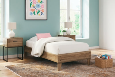 Deanlow Bed - Romeo & Juliet Furniture (Warren,MI)