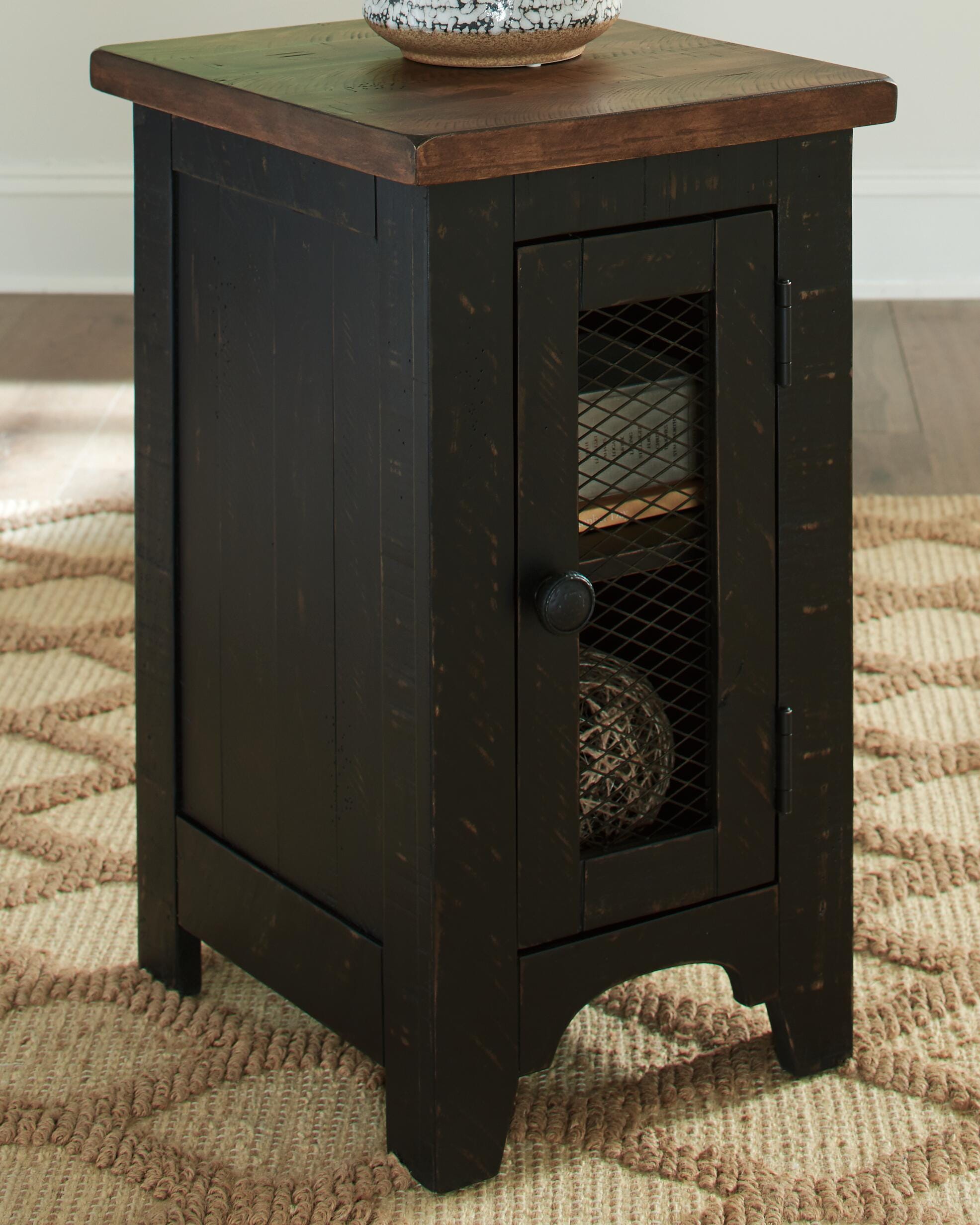 Valebeck End Table Set - Romeo & Juliet Furniture (Warren,MI)
