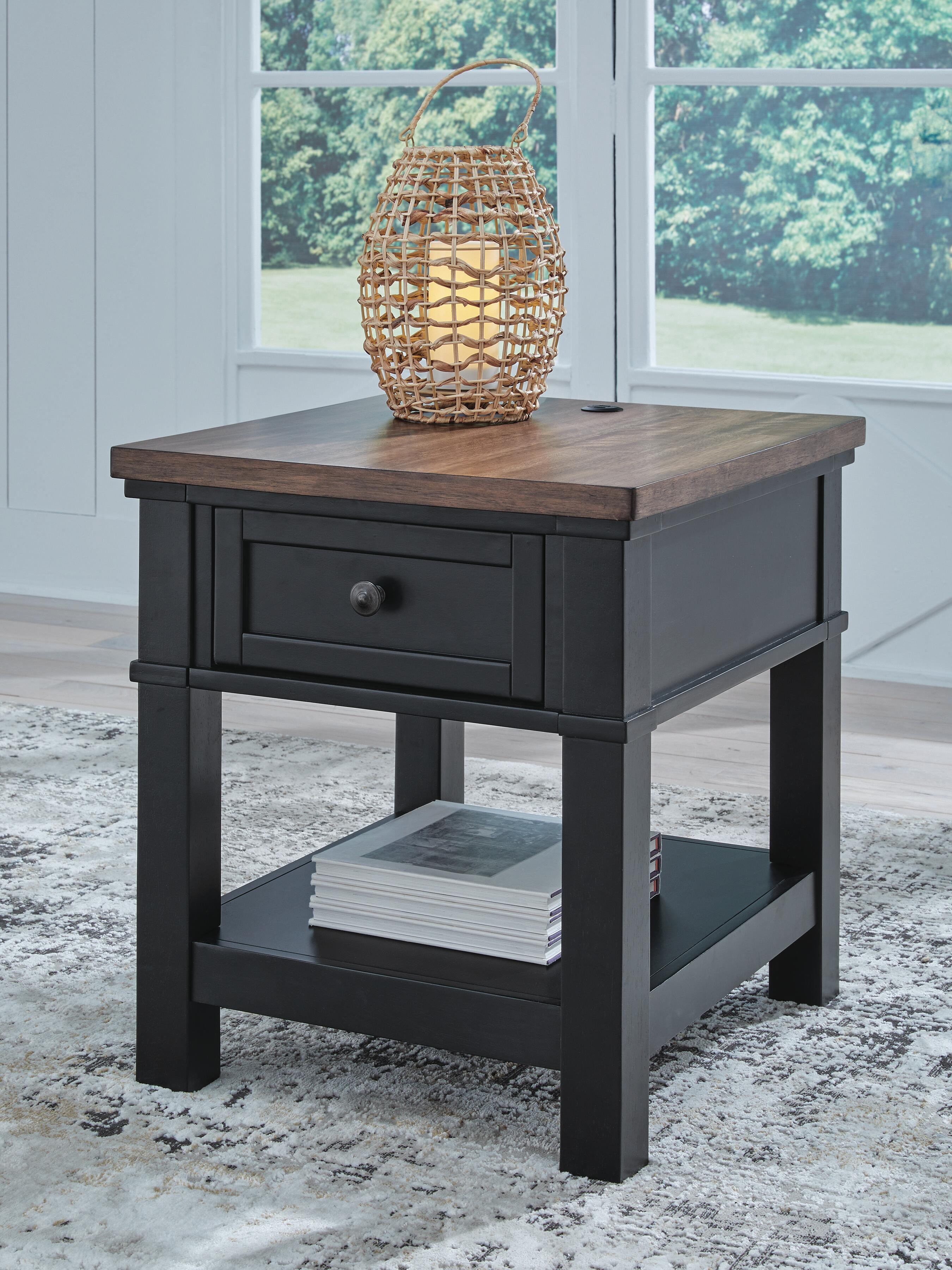 Wildenauer End Table - Romeo & Juliet Furniture (Warren,MI)