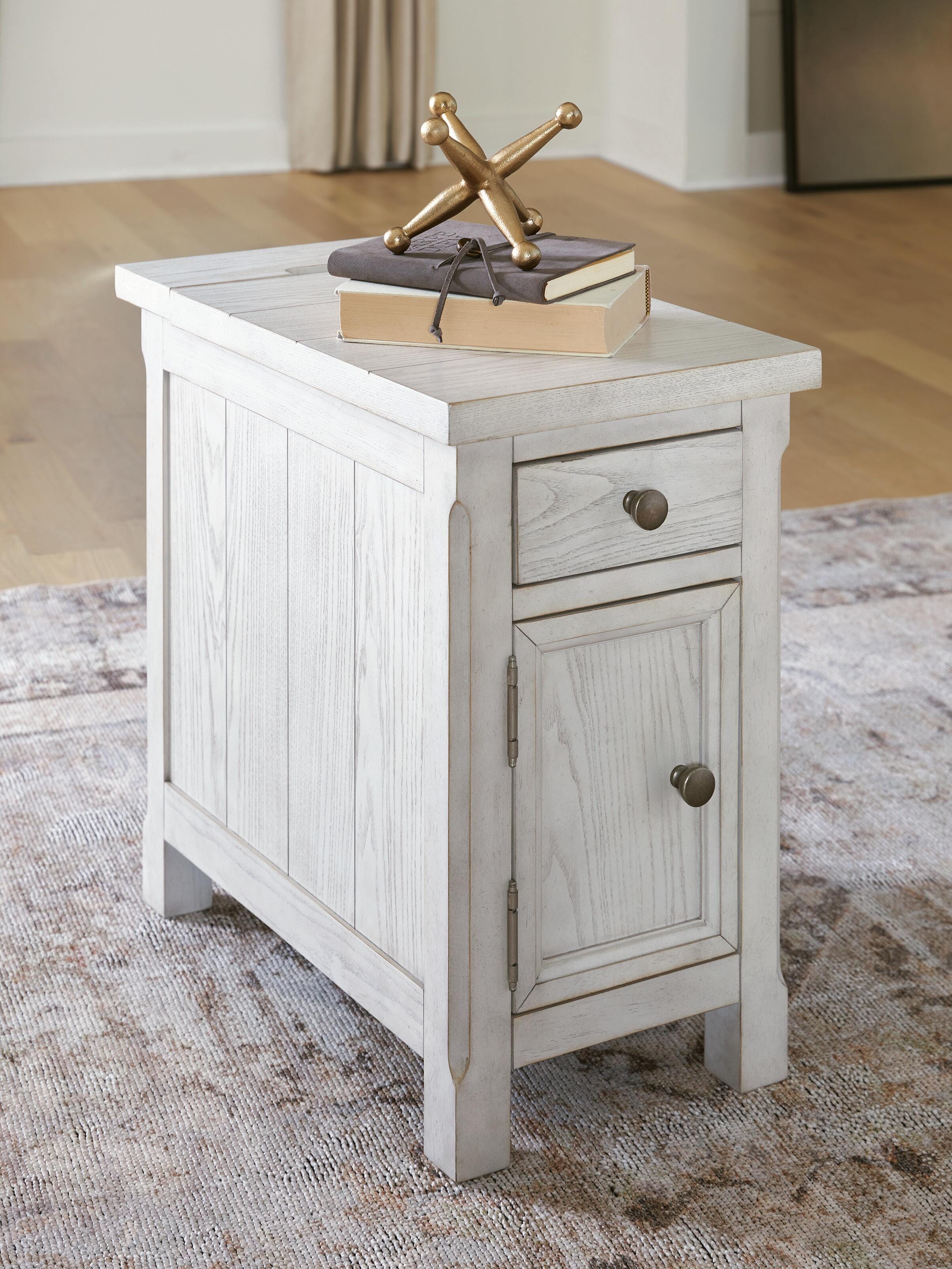 Robbinsdale Chairside End Table - Romeo & Juliet Furniture (Warren,MI)